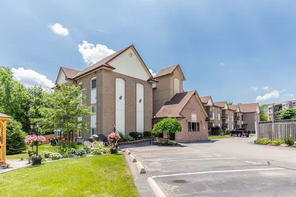 20 John ST #110, Grimsby, ON L3M 1X5