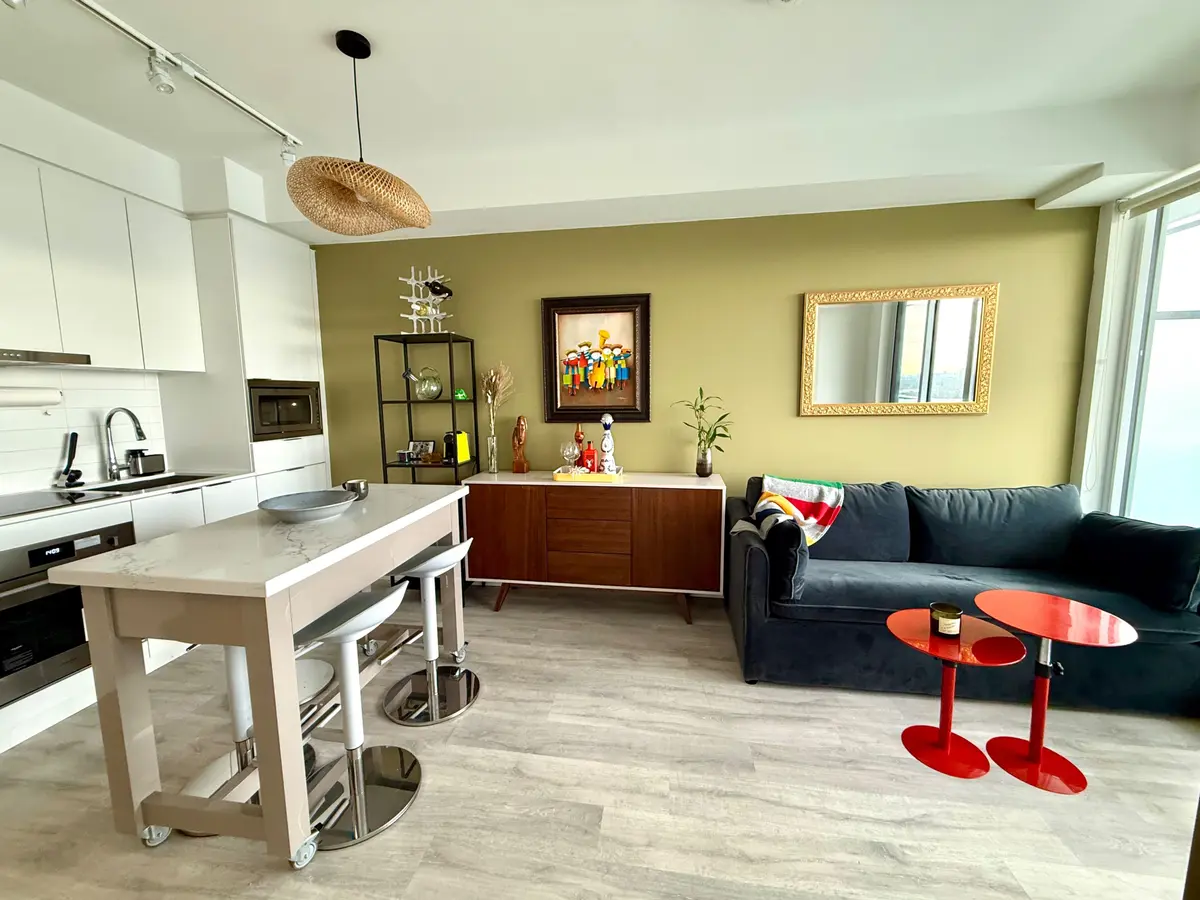 Toronto C14, ON M2M 0B9,8 Olympic Garden DR #1603