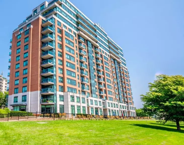 Toronto W09, ON M9P 0A1,1403 Royal York RD #610