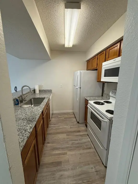 Dallas, TX 75243,9807 Walnut Street #D 304