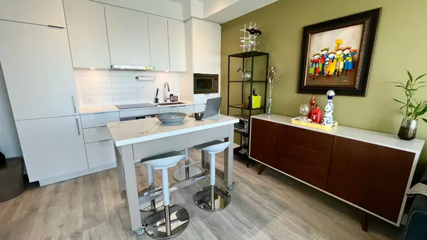 Toronto C14, ON M2M 0B9,8 Olympic Garden DR #1603