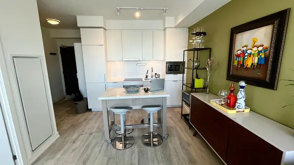 Toronto C14, ON M2M 0B9,8 Olympic Garden DR #1603