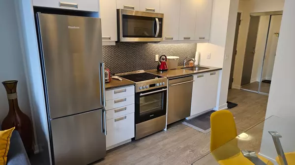 Toronto C01, ON M5V 0S6,99 John ST #3506