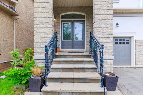 Oakville, ON L6H 0B5,1256 Jezero CRES