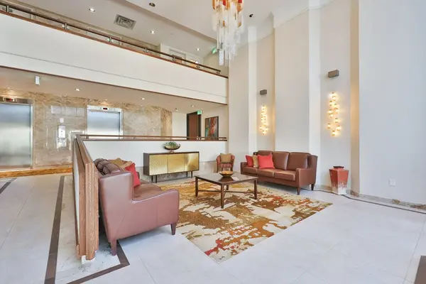 Oakville, ON L6L 5V1,2170 Marine DR #607