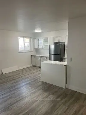 Oakville, ON L6L 1C5,2365 Marine DR #105