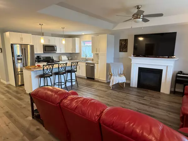 Ashfield-colborne-wawanosh, ON N7A 0C1,86 Huron Heights DR