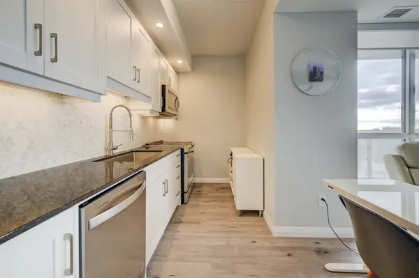 Kitchener, ON N2G 0C9,60 Charles ST W #1805