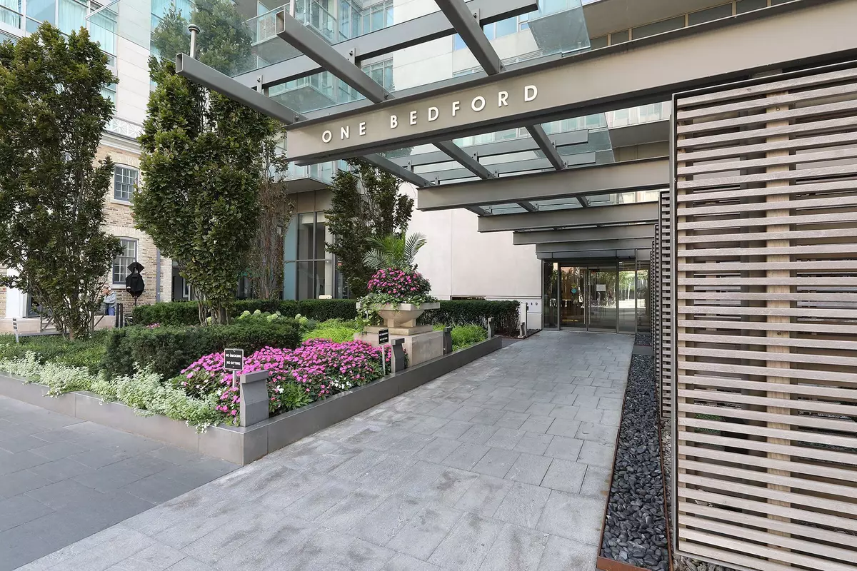 Toronto C02, ON M5R 2B5,1 Bedford RD #611