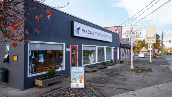 3890 Carey Rd, Saanich, BC V8Z 4C9