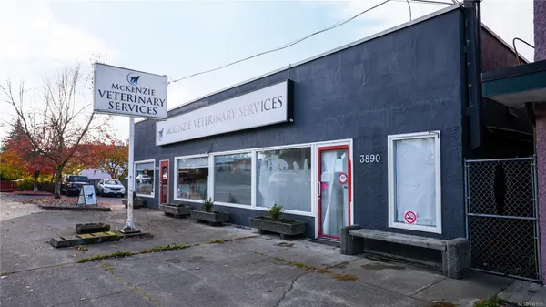 3890 Carey Rd, Saanich, BC V8Z 4C9