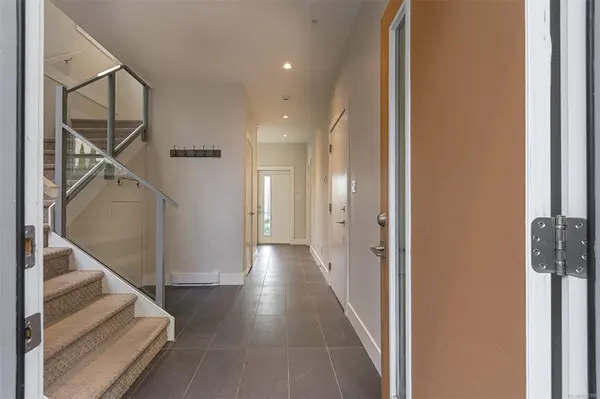 235 Island Hwy #14, View Royal, BC V9B 1G3