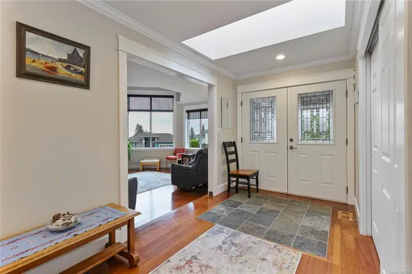 5671 Muggies Way, Nanaimo, BC V9V 1W2