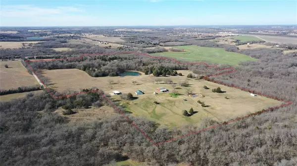 Savoy, TX 75479,984 County Road 4027