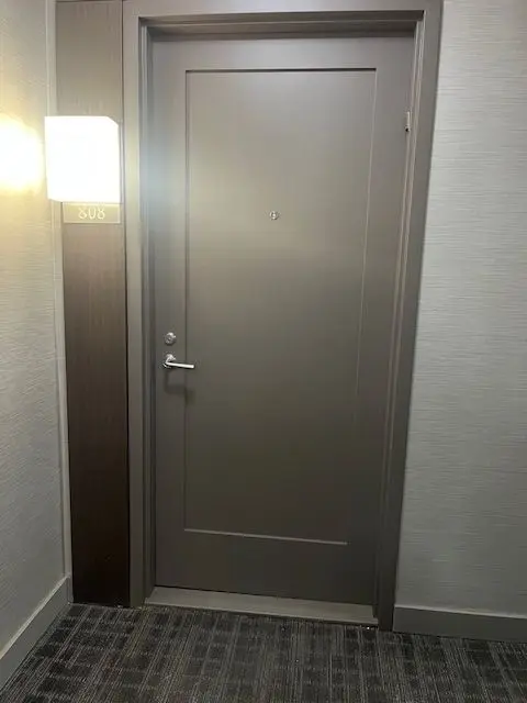 Toronto, ON M5P 2Y2,310 Tweedsmuir AVE #808