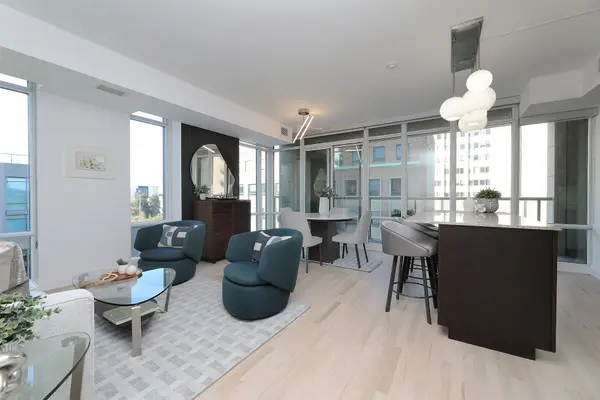 Toronto C02, ON M5R 2B5,1 Bedford RD #611