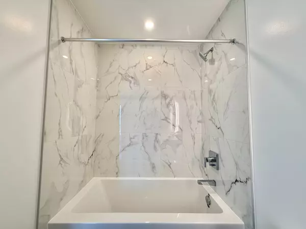 Toronto C14, ON M2N 0M4,36 Olive AVE #2203