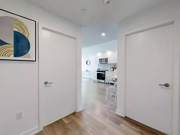 Whitby, ON L1N 0P1,1606 Charles ST #403