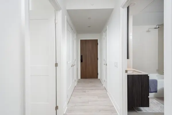 Mississauga, ON L5G 1L7,21 Park ST E #1201