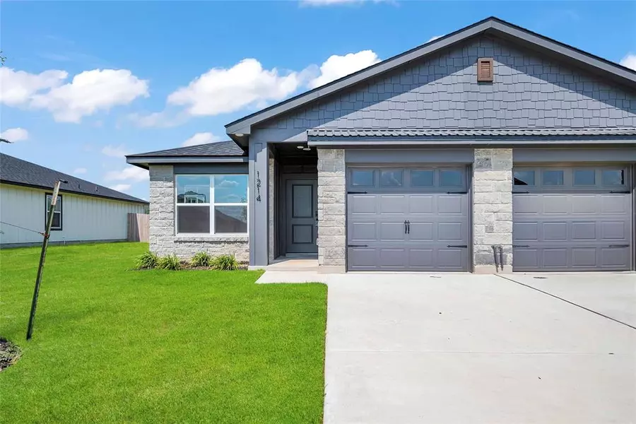 1214 S College Avenue, Troy, TX 76579