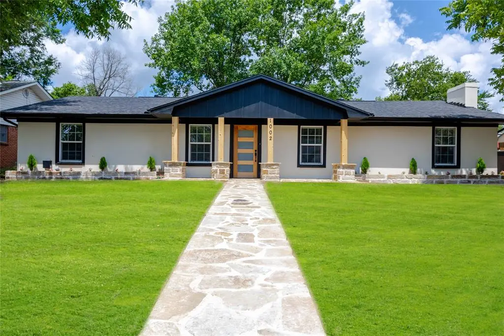 Kaufman, TX 75142,1002 Royal Drive