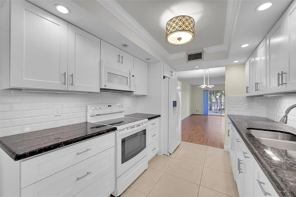 Coconut Creek, FL 33066,1802 Eleuthera Pt #E2