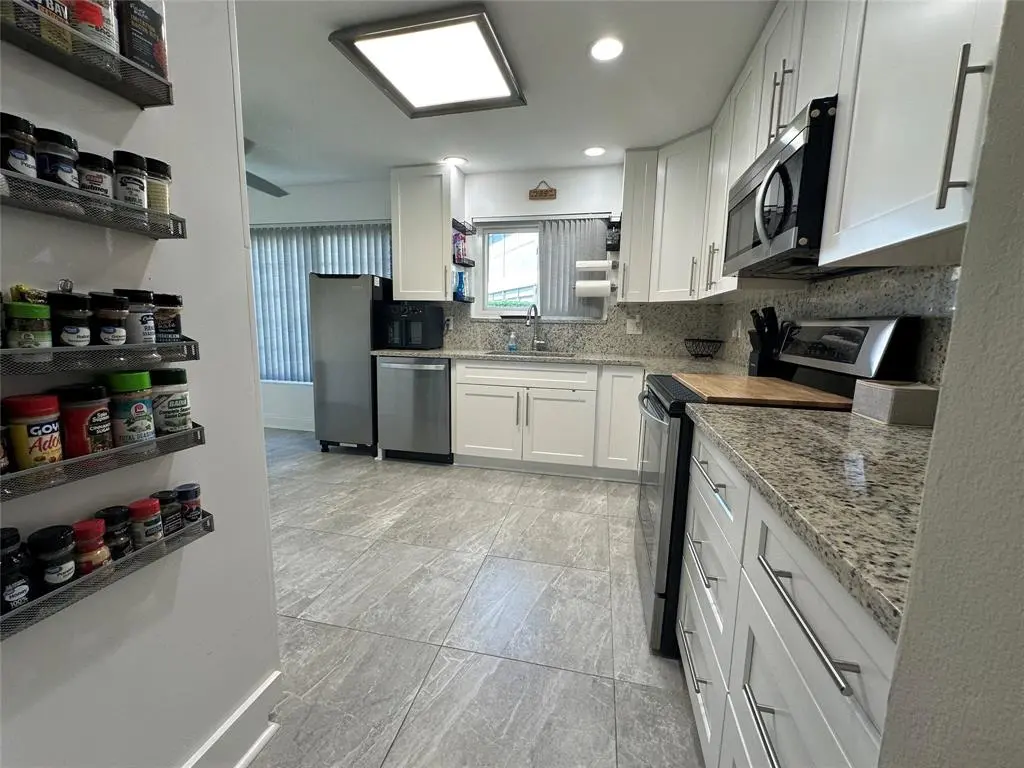 Greenacres, FL 33467,3409 Jog Park Dr #3409