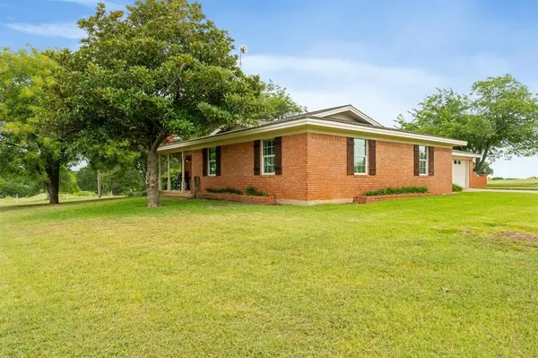 Stephenville, TX 76401,1802 County Road 428