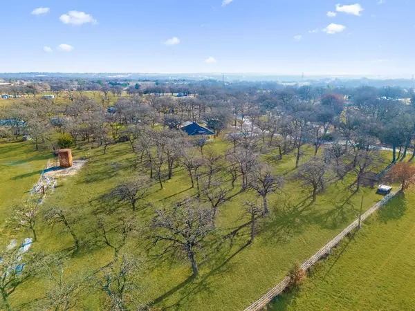 Alvord, TX 76225,114 Private Road 2387