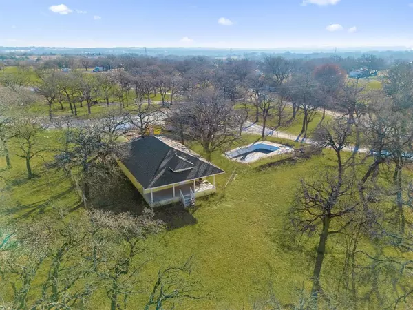 Alvord, TX 76225,114 Private Road 2387