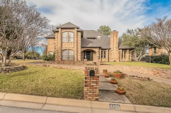 2200 Woodstock Drive, Colleyville, TX 76034
