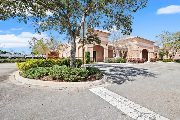 Weston, FL 33326,2233 N Commerce Pkwy