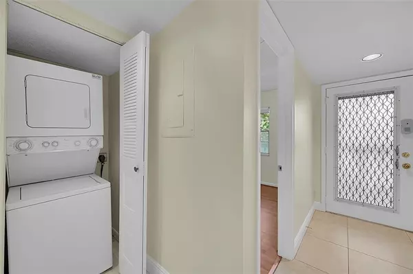 Coconut Creek, FL 33066,1802 Eleuthera Pt #E2