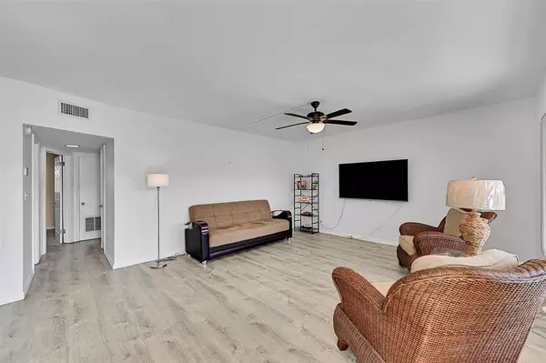 Pompano Beach, FL 33060,711 SE 7th Ave #3