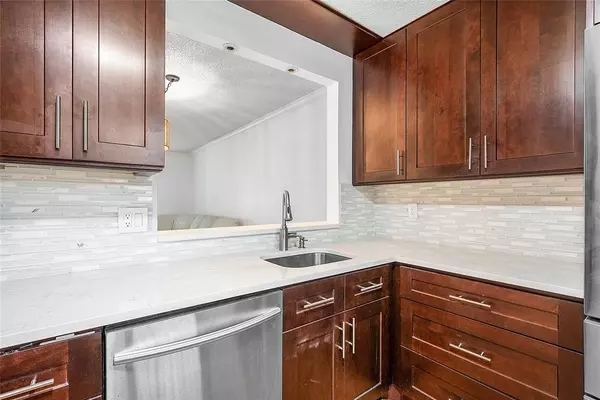 Delray Beach, FL 33484,5280 Las Verdes Cir #202