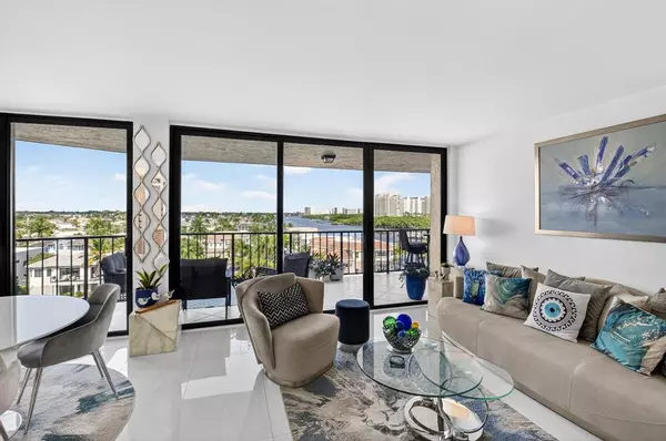 Boca Raton, FL 33487,899 Jeffery St #710