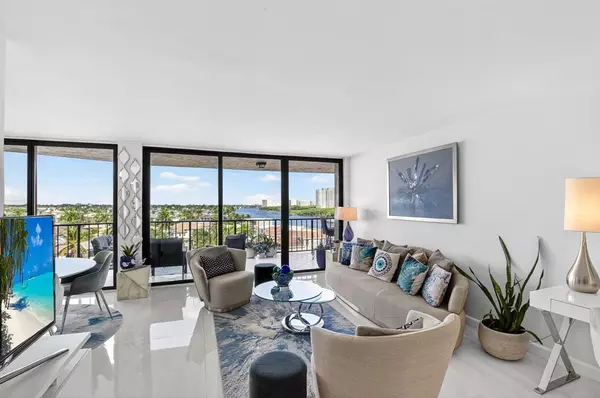 Boca Raton, FL 33487,899 Jeffery St #710