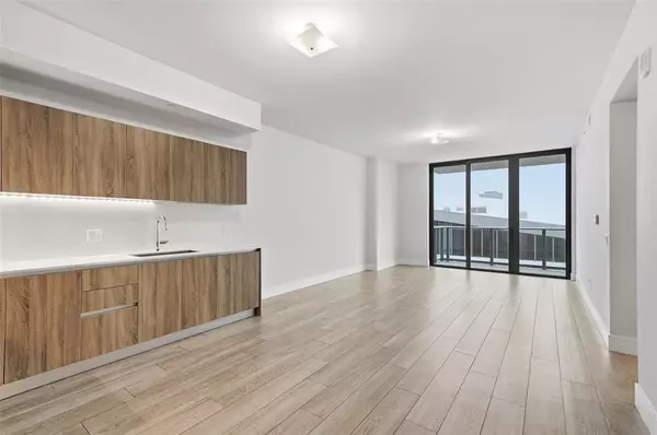 Miami, FL 33180,2960 NE 207th St #1108