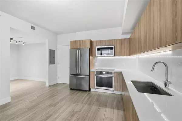 Miami, FL 33180,2960 NE 207th St #1108