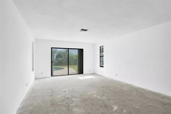 Margate, FL 33063,65 W Palm Dr