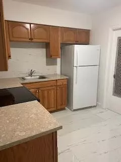 Hallandale Beach, FL 33009,232 SW 10th St