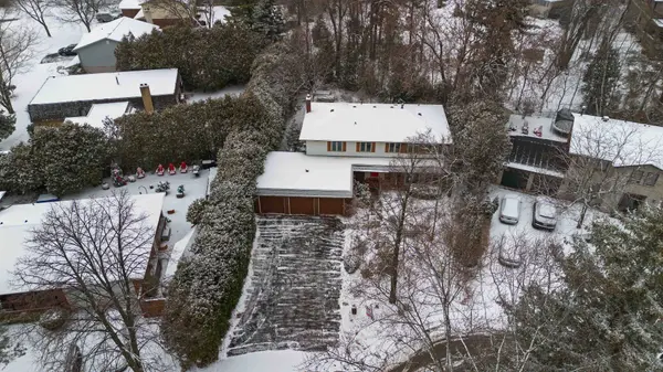 Oakville, ON L6L 5H6,1087 Tanglewood CT