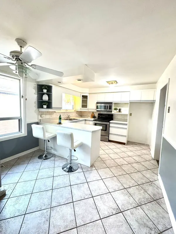 Brampton, ON L6T 2R1,7 Addington CRES