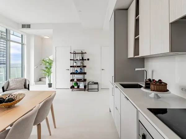 3883 Quartz RD #6012, Mississauga, ON L5B 0M4