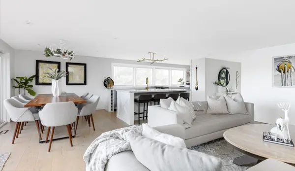 Muskoka Lakes, ON P0B 1J0,2872 Muskoka Road 118 N/A W