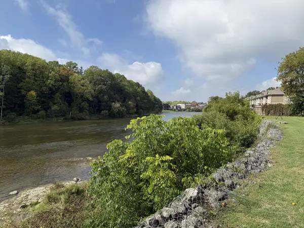 Brant, ON N3L 2K6,60 Willow ST