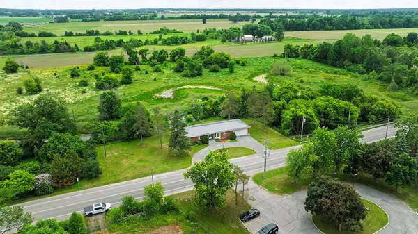 517 Donald B. Munro DR, Carp - Huntley Ward, ON K0A 1L0