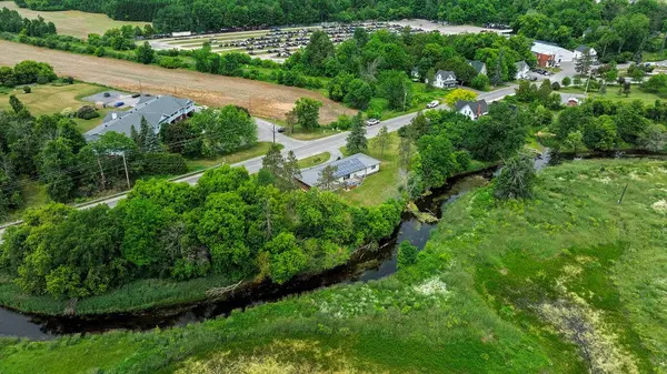 517 Donald B. Munro DR, Carp - Huntley Ward, ON K0A 1L0