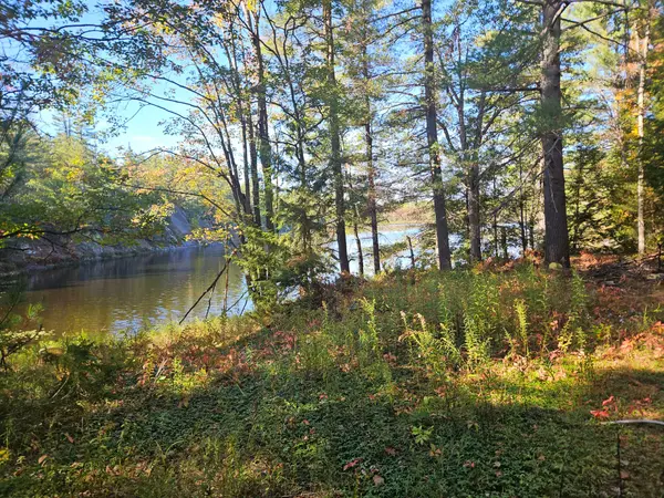 Gravenhurst, ON P1P 1R3,1112 Sam Cook RD