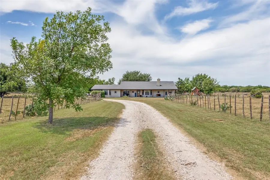950 Johnson Bend Road, Weatherford, TX 76088